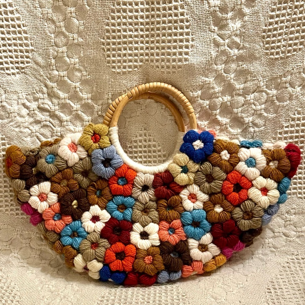 J.P. & MATTIE Multi Color Crotchet / Yarn Flower Purse New - Picture 13 of 13